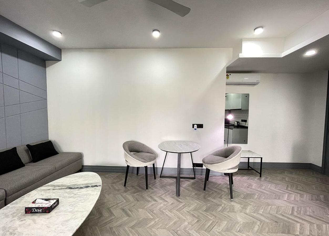Bedchambers Serviced Apartments, Mg Road Gurgaon Eksteriør billede