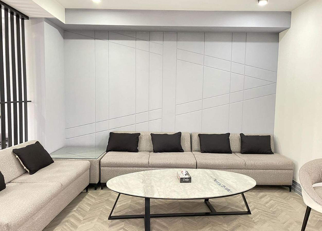 Bedchambers Serviced Apartments, Mg Road Gurgaon Eksteriør billede