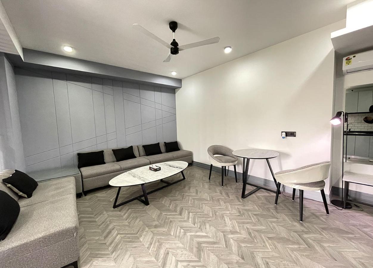 Bedchambers Serviced Apartments, Mg Road Gurgaon Eksteriør billede
