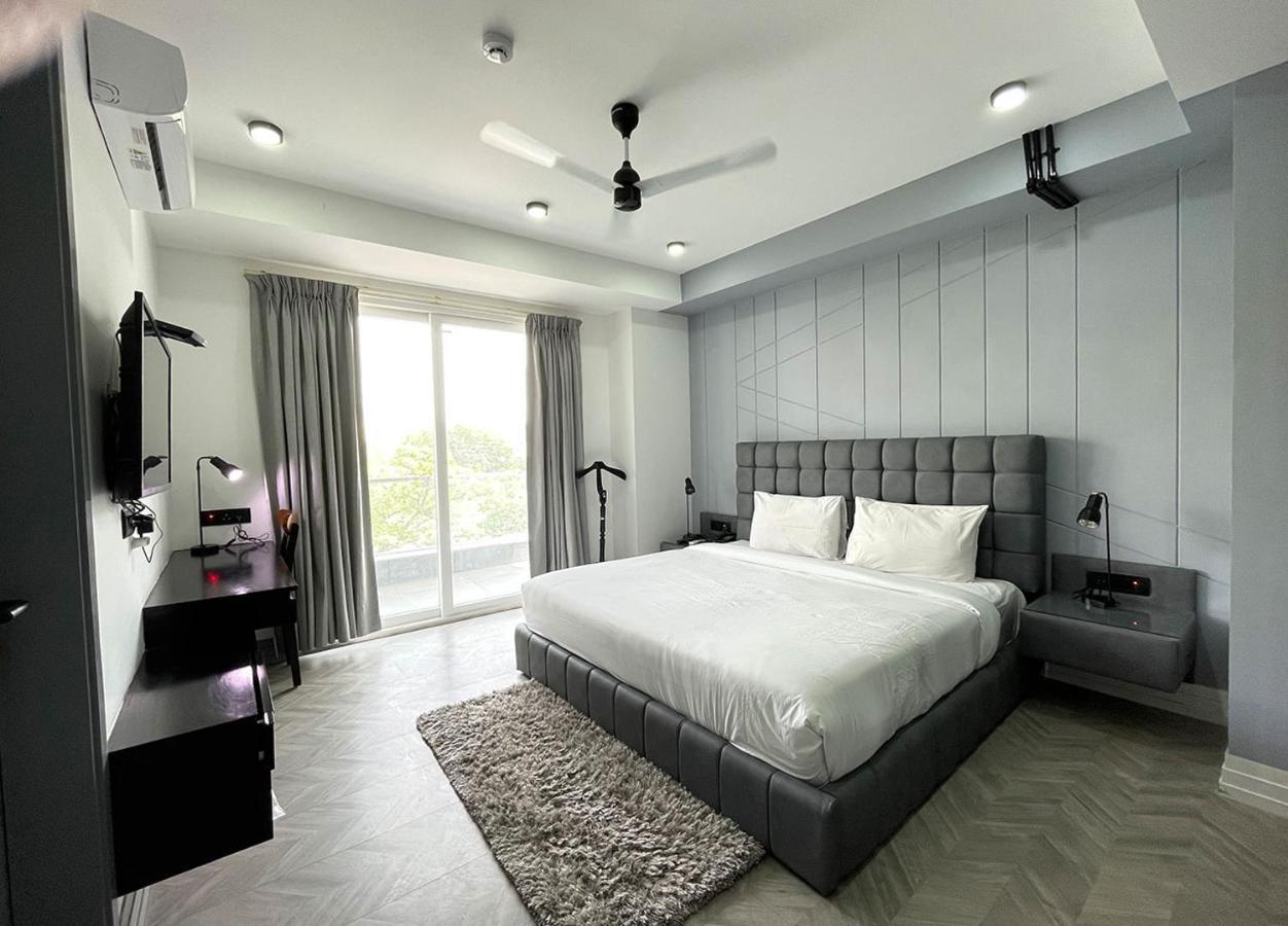 Bedchambers Serviced Apartments, Mg Road Gurgaon Eksteriør billede