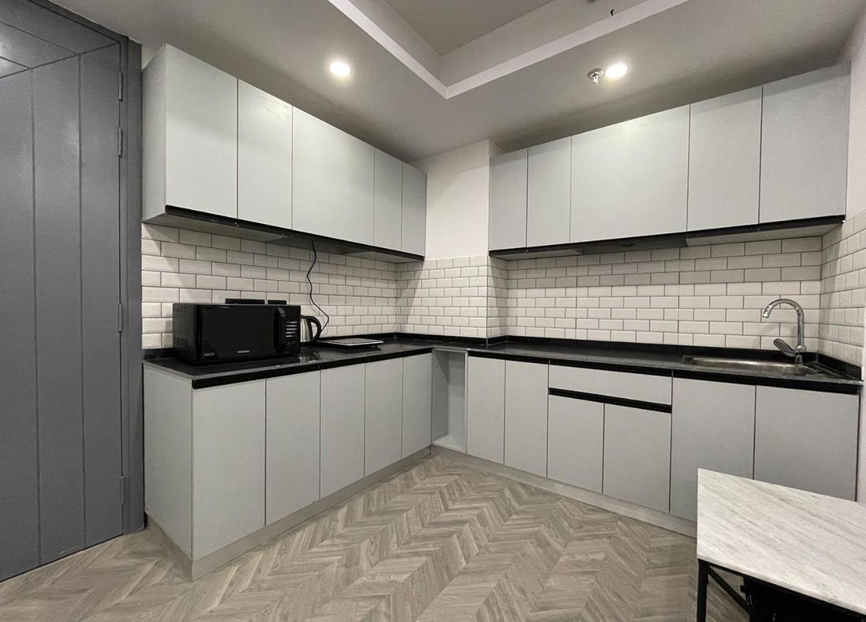 Bedchambers Serviced Apartments, Mg Road Gurgaon Eksteriør billede