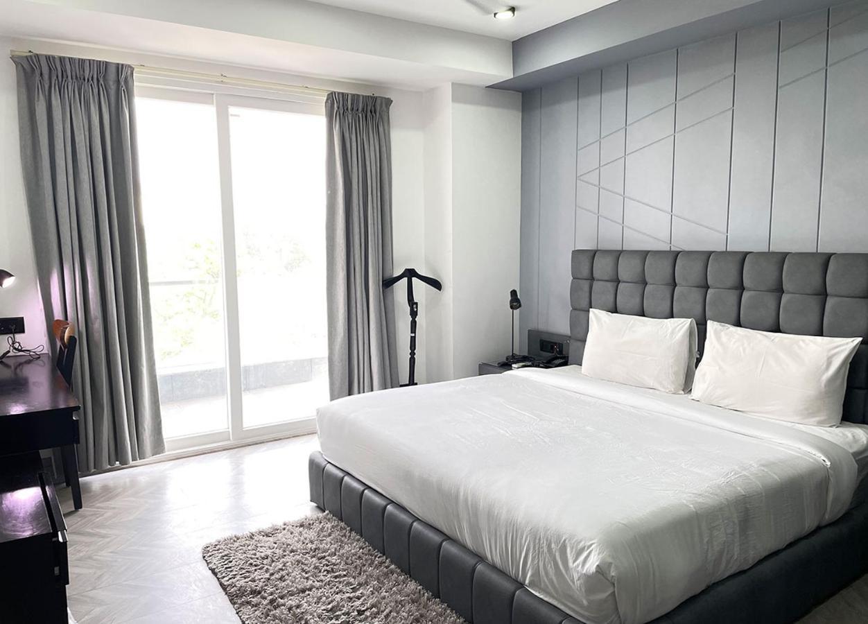 Bedchambers Serviced Apartments, Mg Road Gurgaon Eksteriør billede