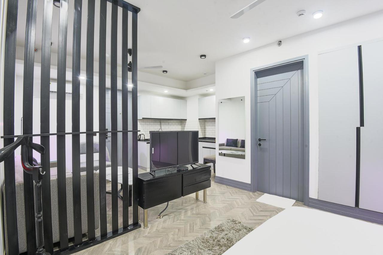 Bedchambers Serviced Apartments, Mg Road Gurgaon Eksteriør billede