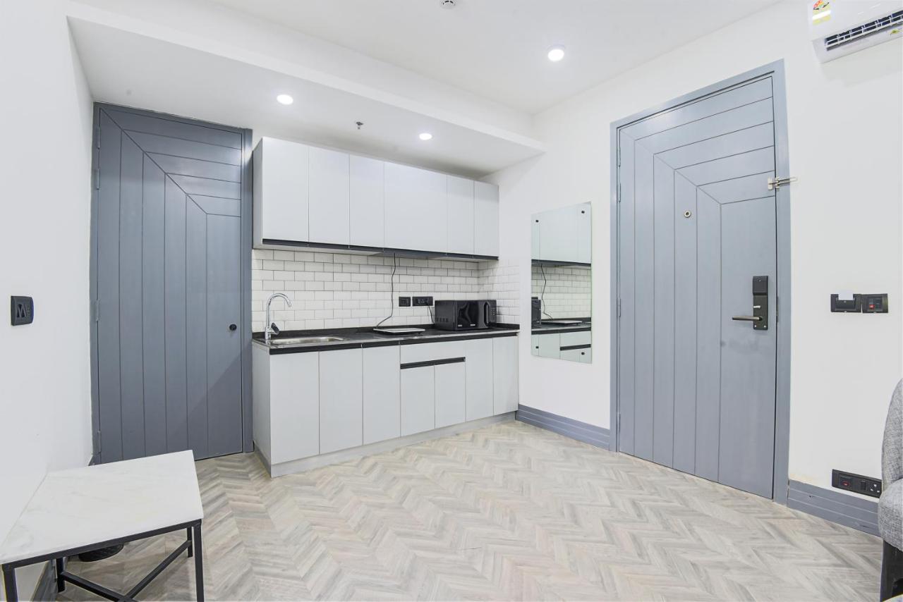 Bedchambers Serviced Apartments, Mg Road Gurgaon Eksteriør billede
