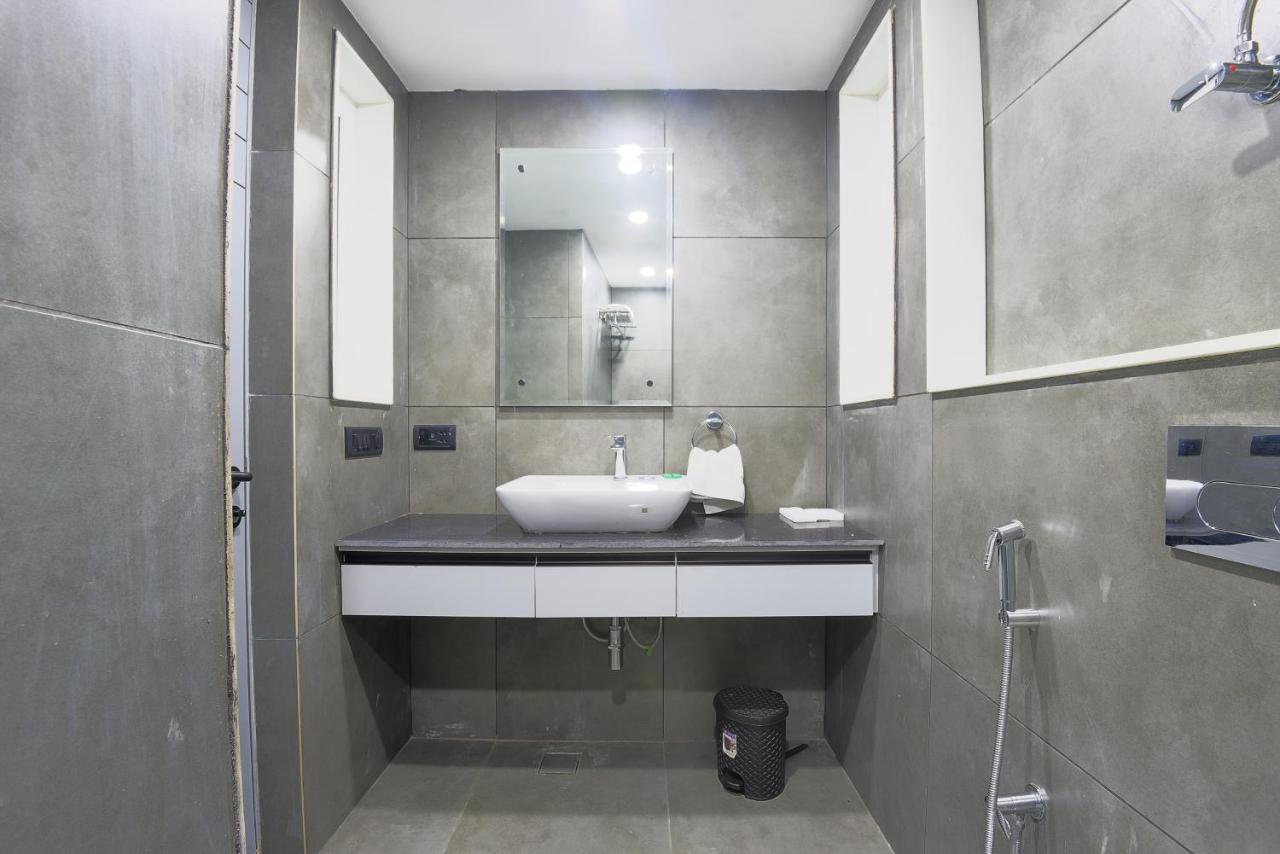 Bedchambers Serviced Apartments, Mg Road Gurgaon Eksteriør billede