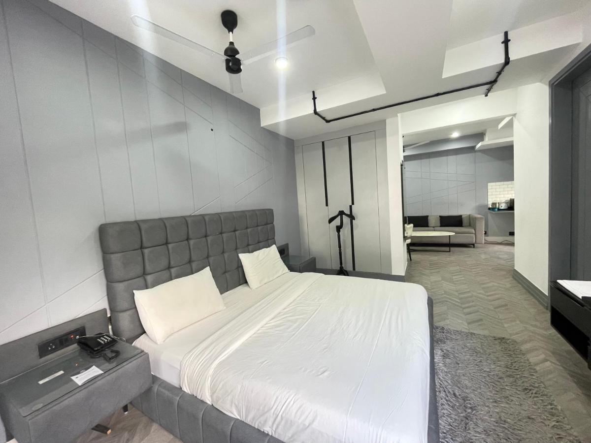 Bedchambers Serviced Apartments, Mg Road Gurgaon Eksteriør billede