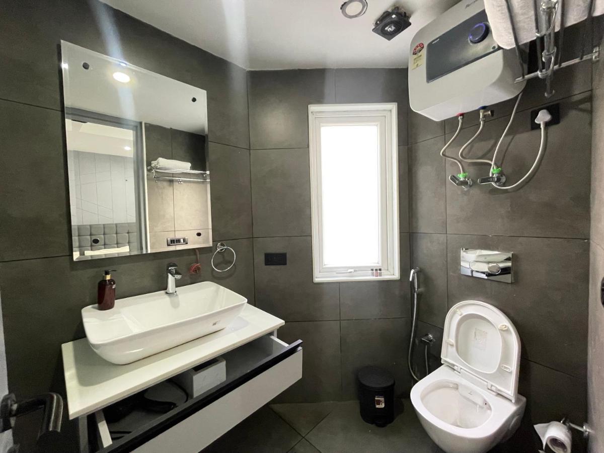 Bedchambers Serviced Apartments, Mg Road Gurgaon Eksteriør billede