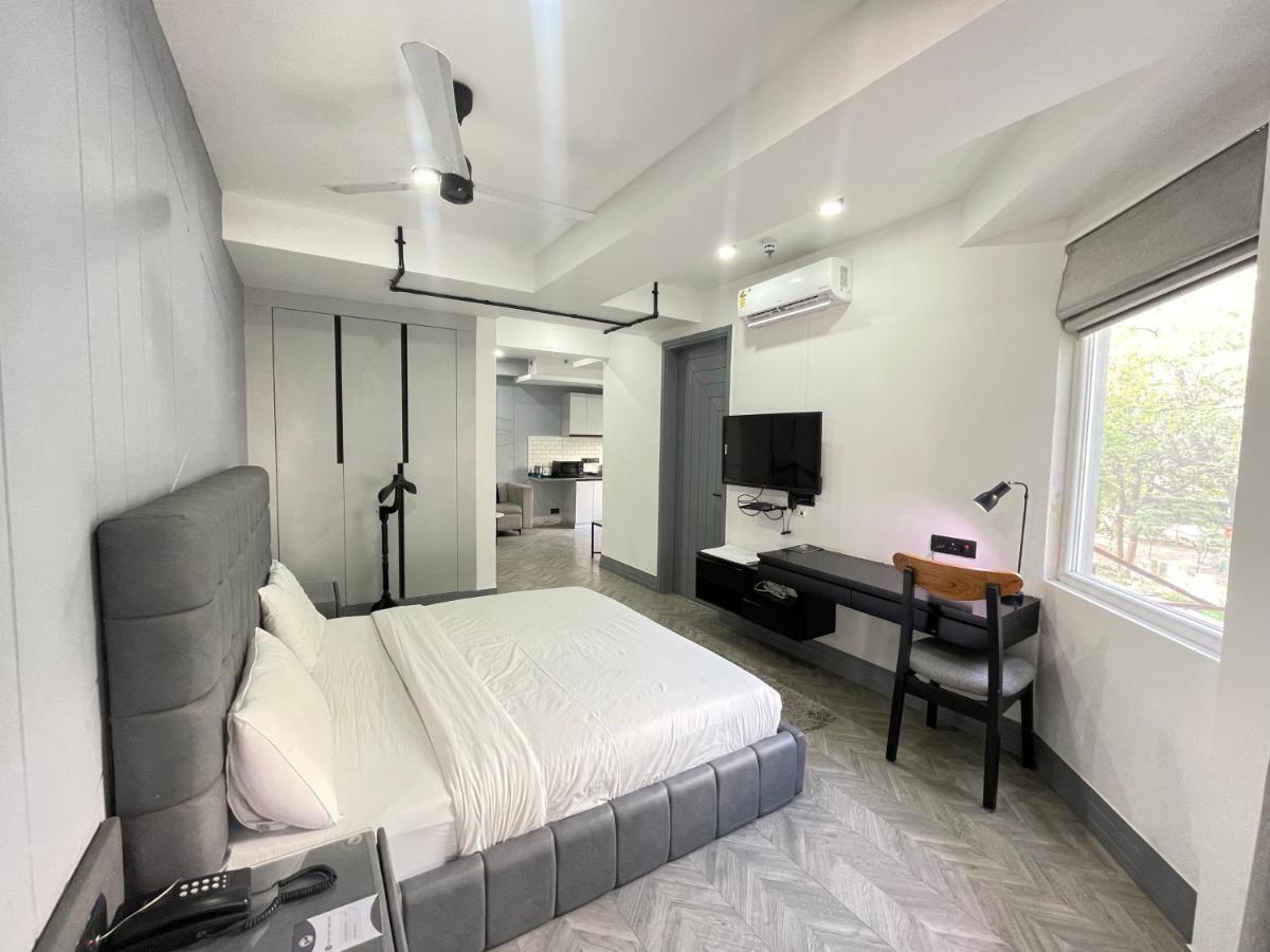 Bedchambers Serviced Apartments, Mg Road Gurgaon Eksteriør billede