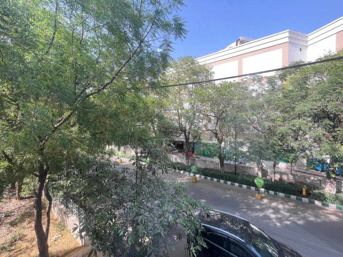 Bedchambers Serviced Apartments, Mg Road Gurgaon Eksteriør billede