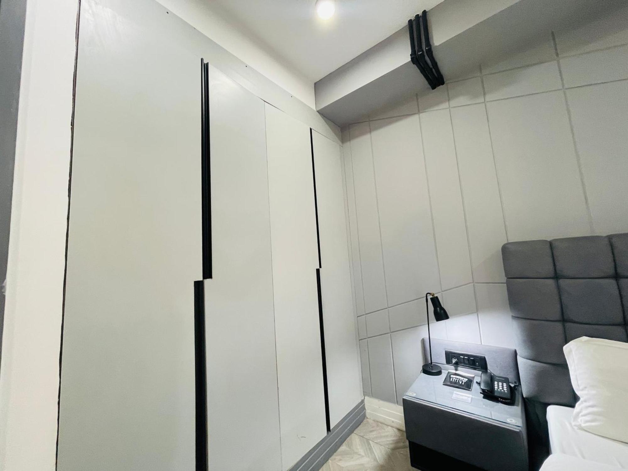 Bedchambers Serviced Apartments, Mg Road Gurgaon Eksteriør billede