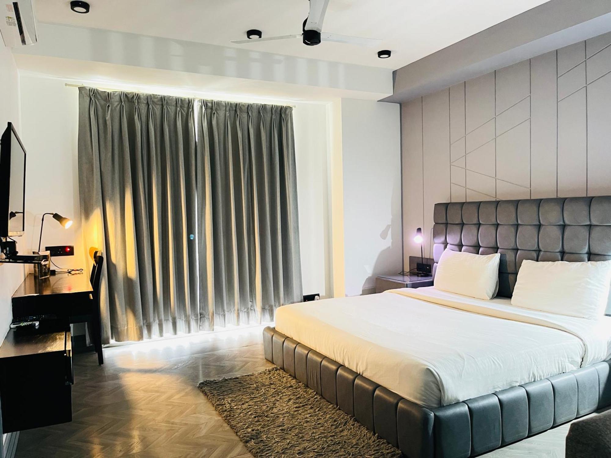 Bedchambers Serviced Apartments, Mg Road Gurgaon Eksteriør billede