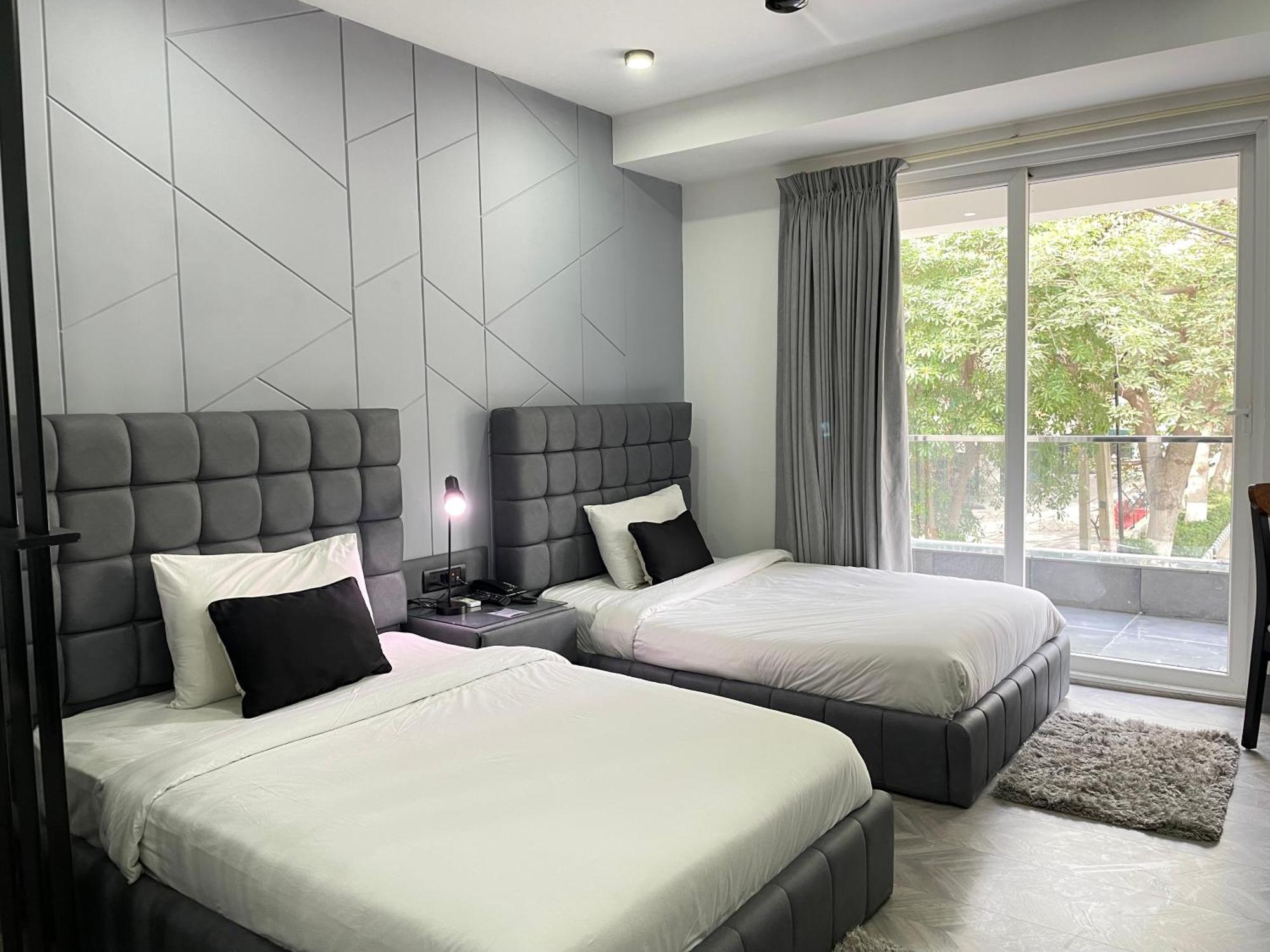 Bedchambers Serviced Apartments, Mg Road Gurgaon Eksteriør billede
