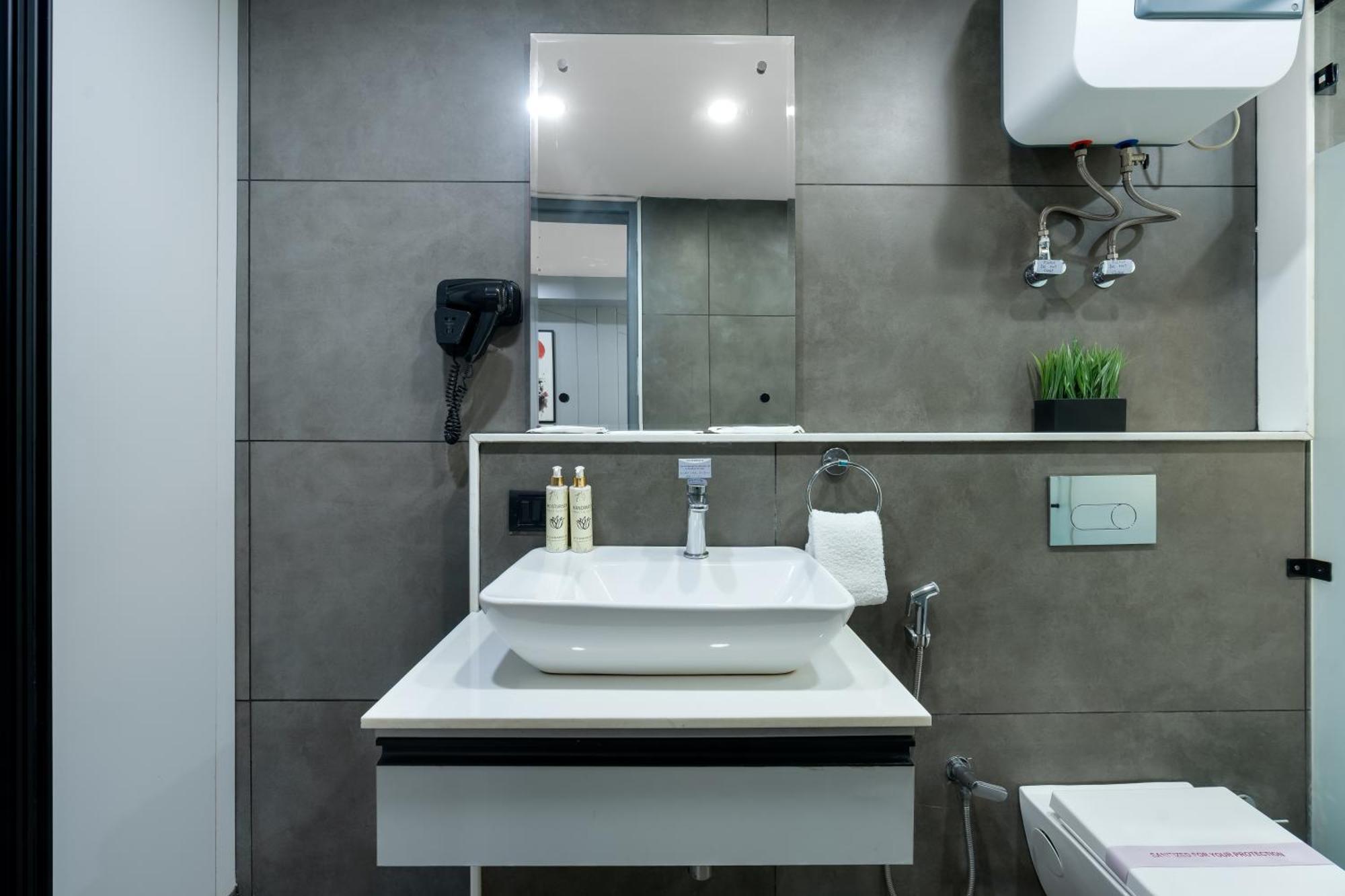 Bedchambers Serviced Apartments, Mg Road Gurgaon Eksteriør billede