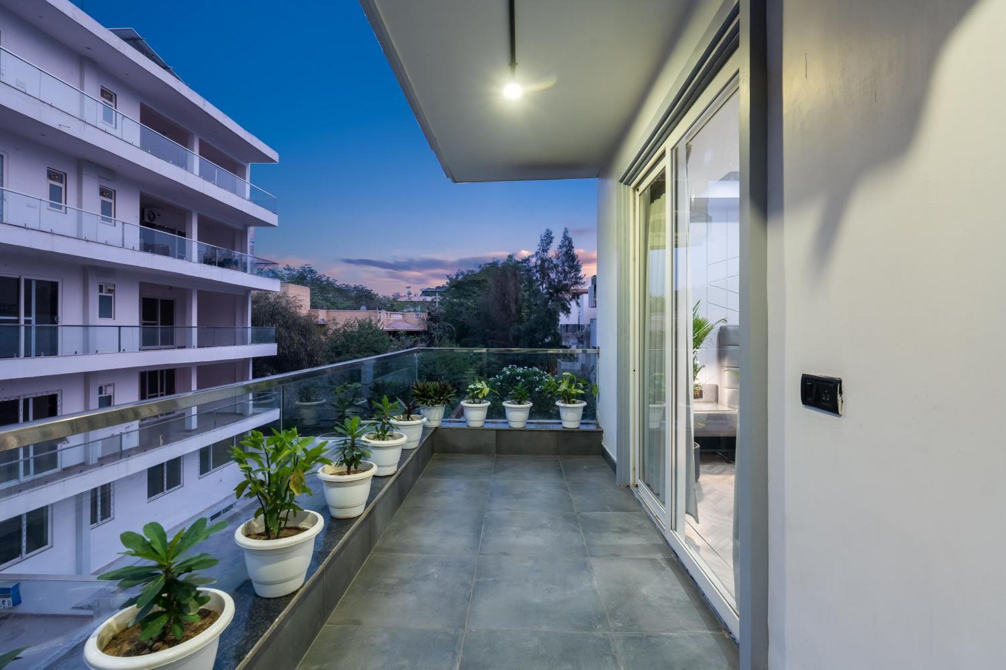 Bedchambers Serviced Apartments, Mg Road Gurgaon Eksteriør billede
